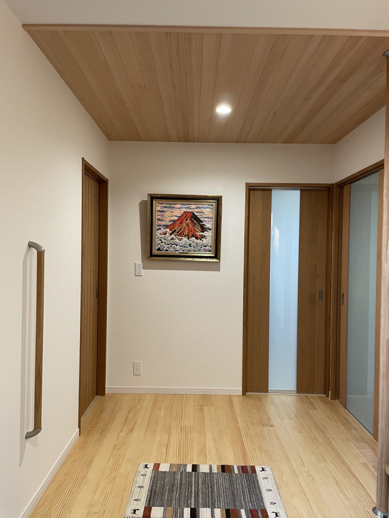 広いリビングに居ながら自然を楽しめる平屋|大黒建設