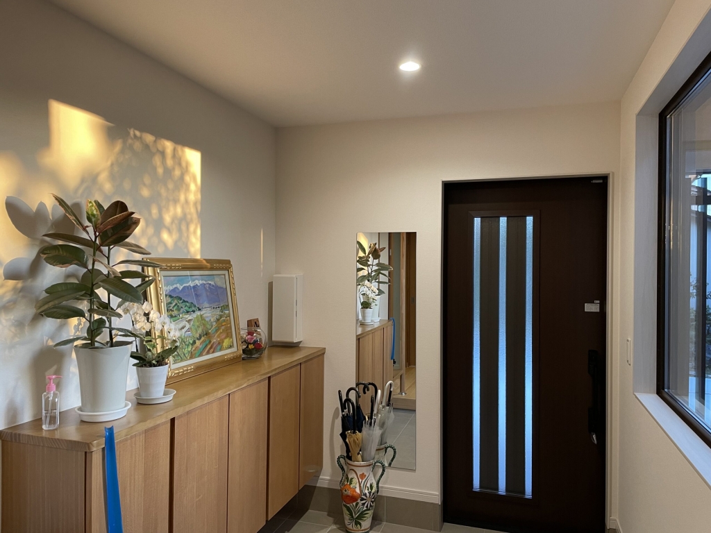 広いリビングに居ながら自然を楽しめる平屋|大黒建設