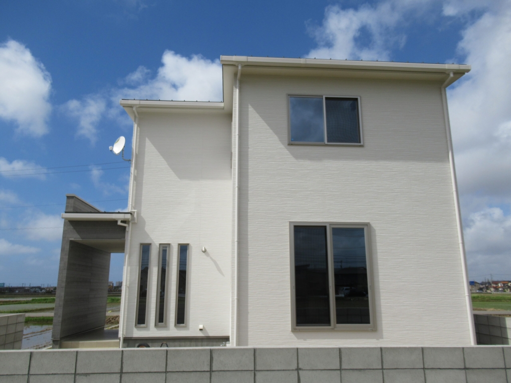 広い吹き抜けと広いウォークインクローゼットのある家|大黒建設