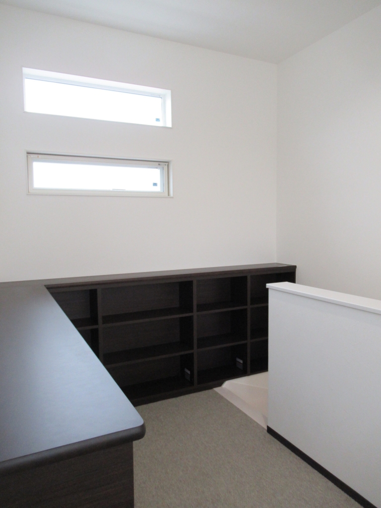 広い吹き抜けと広いウォークインクローゼットのある家|大黒建設