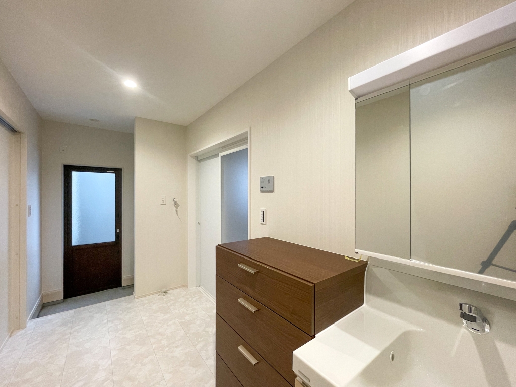 広いリビングに居ながら自然を楽しめる平屋|大黒建設